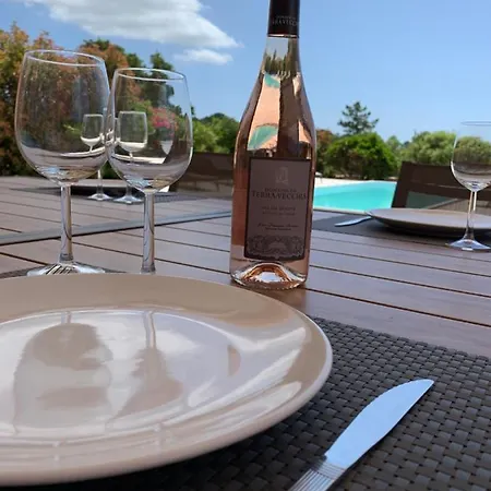 Chez Geraldine Piscine Chauffee, Proche Et Riviere Holiday home Lecci