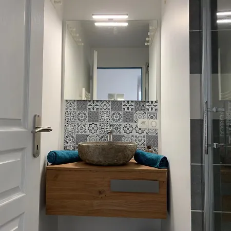 Chez Geraldine Piscine Chauffee, Proche Et Riviere Lecci