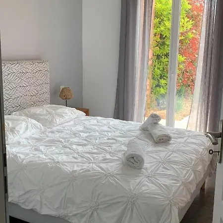 Chez Geraldine Piscine Chauffee, Proche Et Riviere Holiday home *