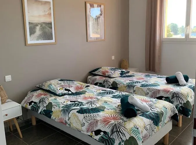 Chez Geraldine Piscine Chauffee, Proche Et Riviere