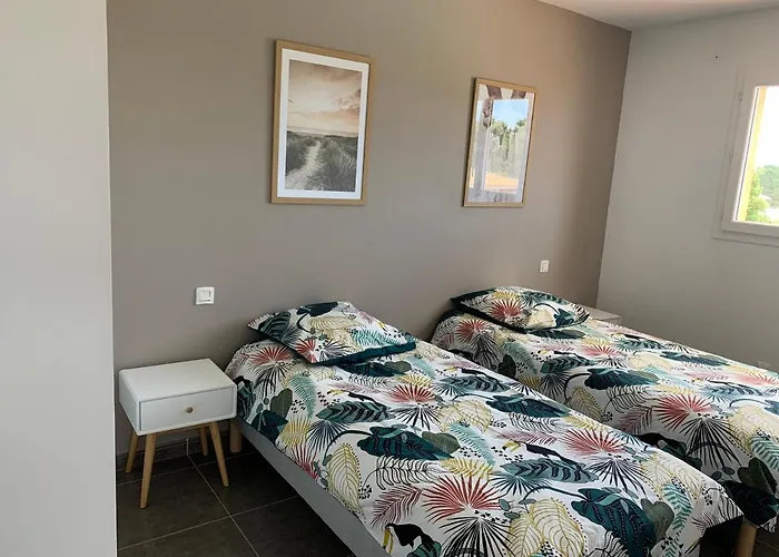 Vakantiehuis Chez Geraldine Piscine Chauffee, Proche Et Riviere *